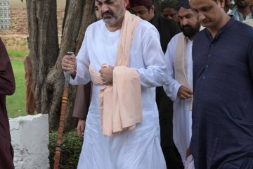 Soofi Zubairuddin Going To Qasre Qalander